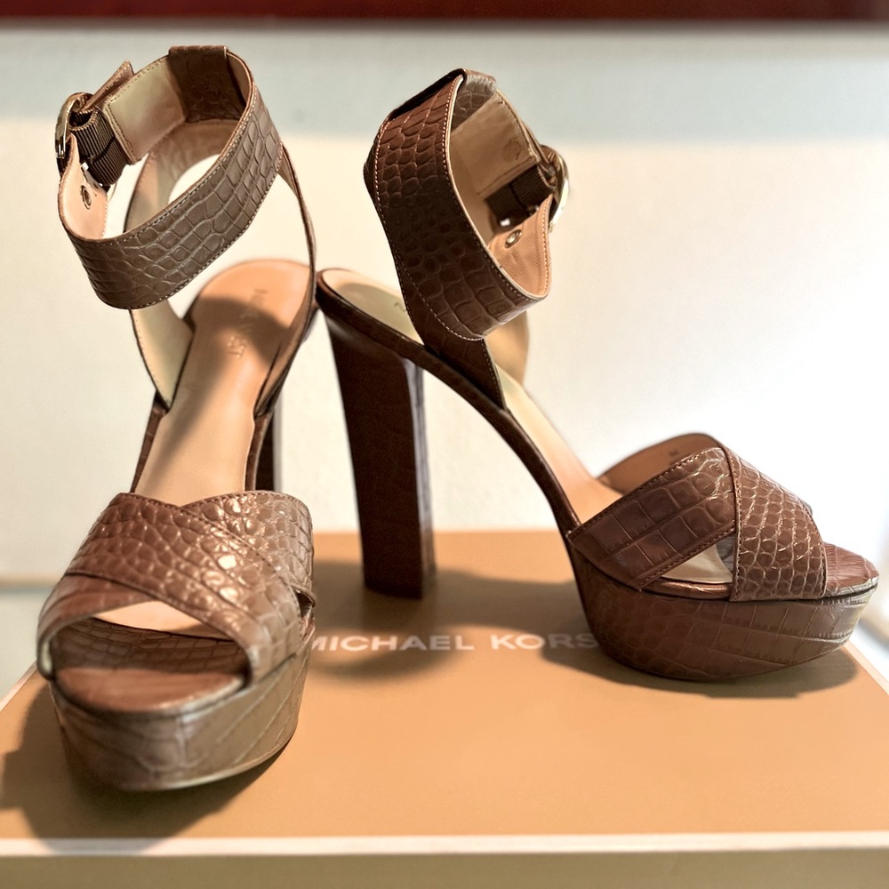 Nine West sexy ankle strap heel!